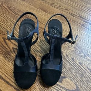 Tory Burch t strap navy and black velvet heel size 9